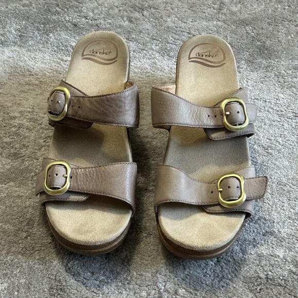 Dansko Sophie Sandals Womens 40 Taupe Buckle Wedge Heels Slip On US 10 10.5 - Picture 3 of 10